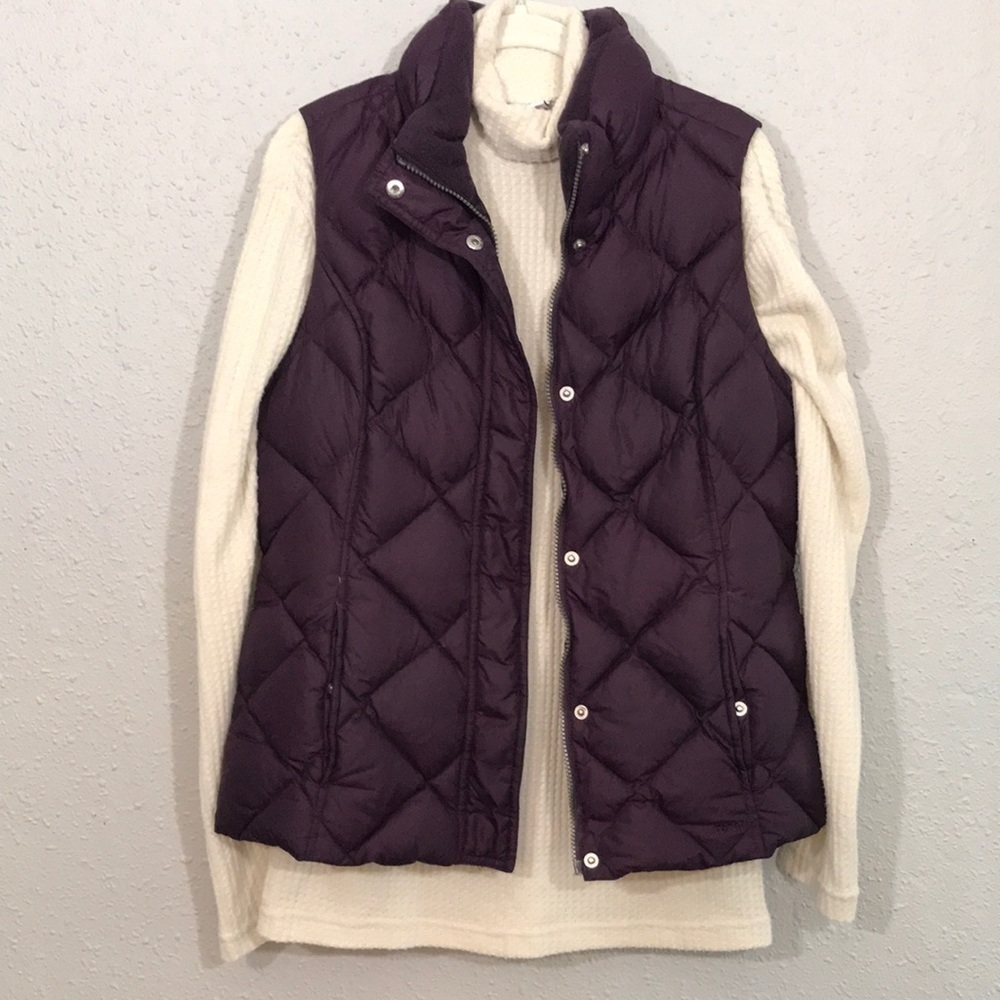 Eddie Bauer Premium Quality EB700 Plum Puffer Vest. Size Medium Tall